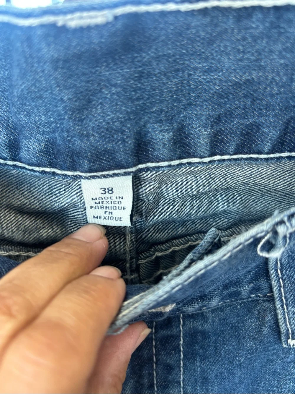 True Religion Men's Medium Blue Washed Relaxed Jeans